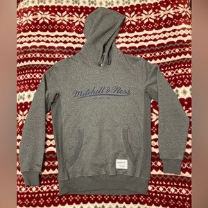 Mitchell & Ness hoodie. Men’s size medium. Heather grey